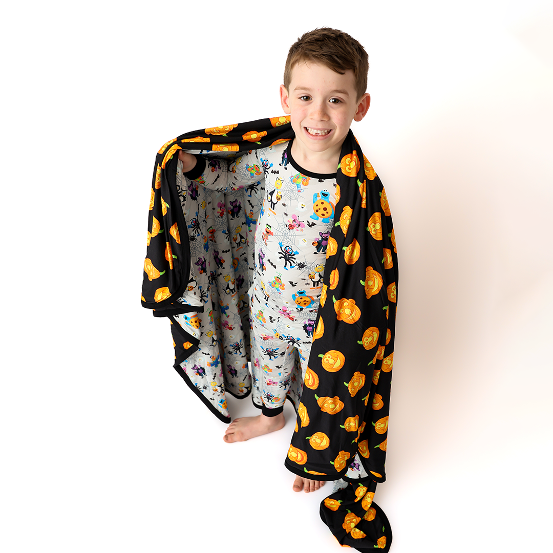 Too Cute To Spook | The Pick Of The Patch Bamboo Adult Blanket (50x65) | Sesame Street