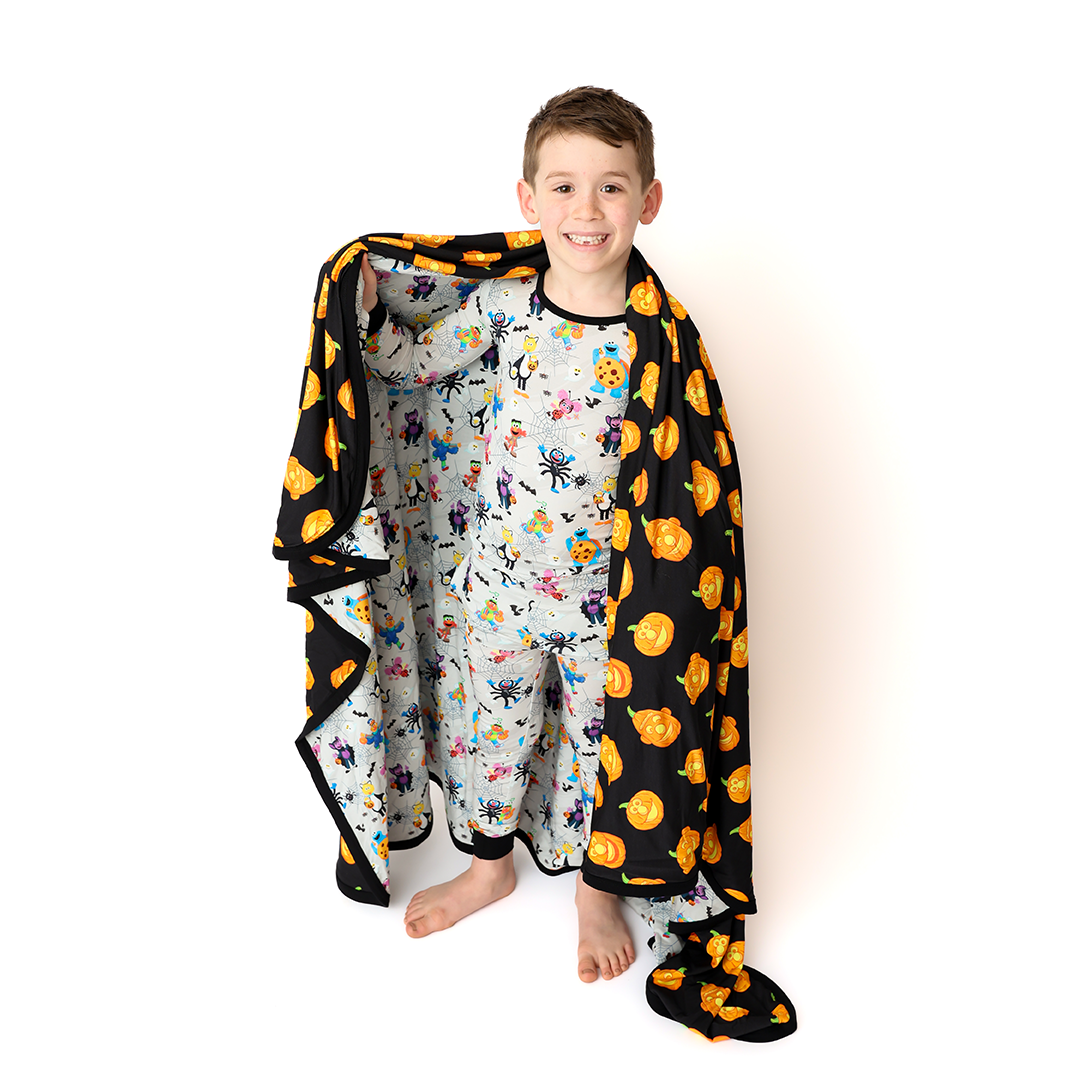 Too Cute To Spook | The Pick Of The Patch Bamboo Adult Blanket (50x65) | Sesame Street