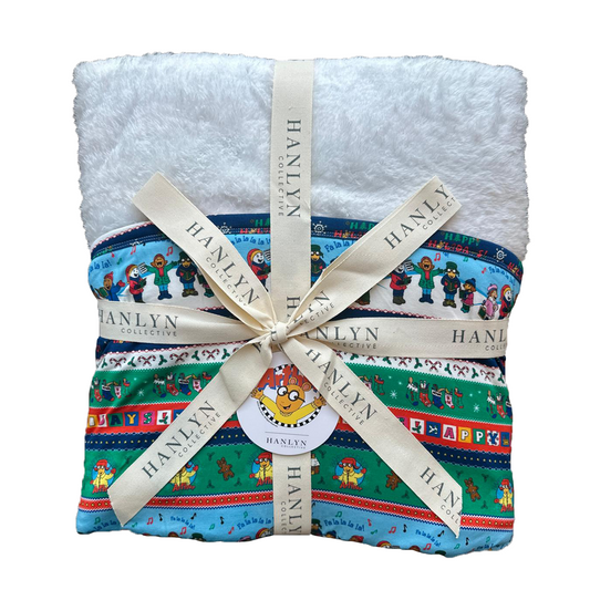 Arthur™ & Friends Happy Holidays Adult PLUSH Blanket | Arthur™ (50x65)