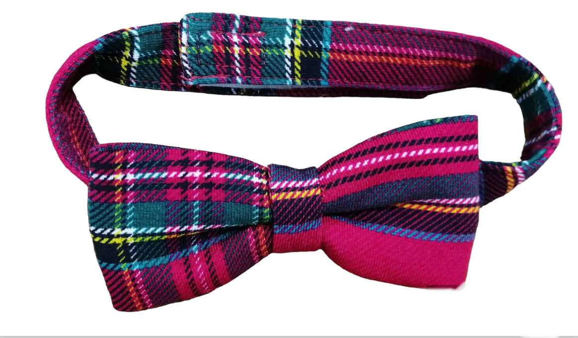 Hanlyn Holiday Plaid Bow Tie