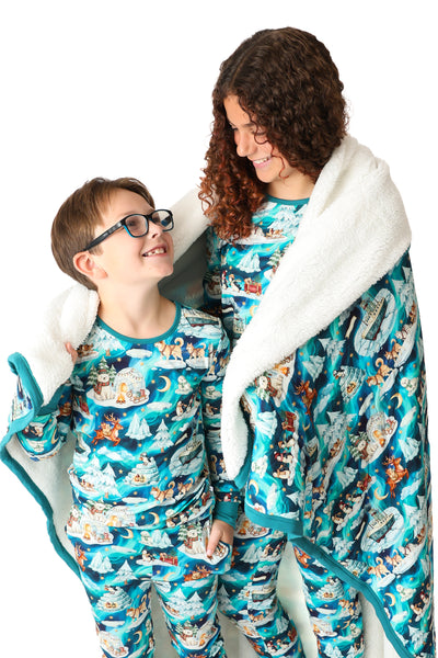 Aurora Adventures Family Plush Blanket (85x65)
