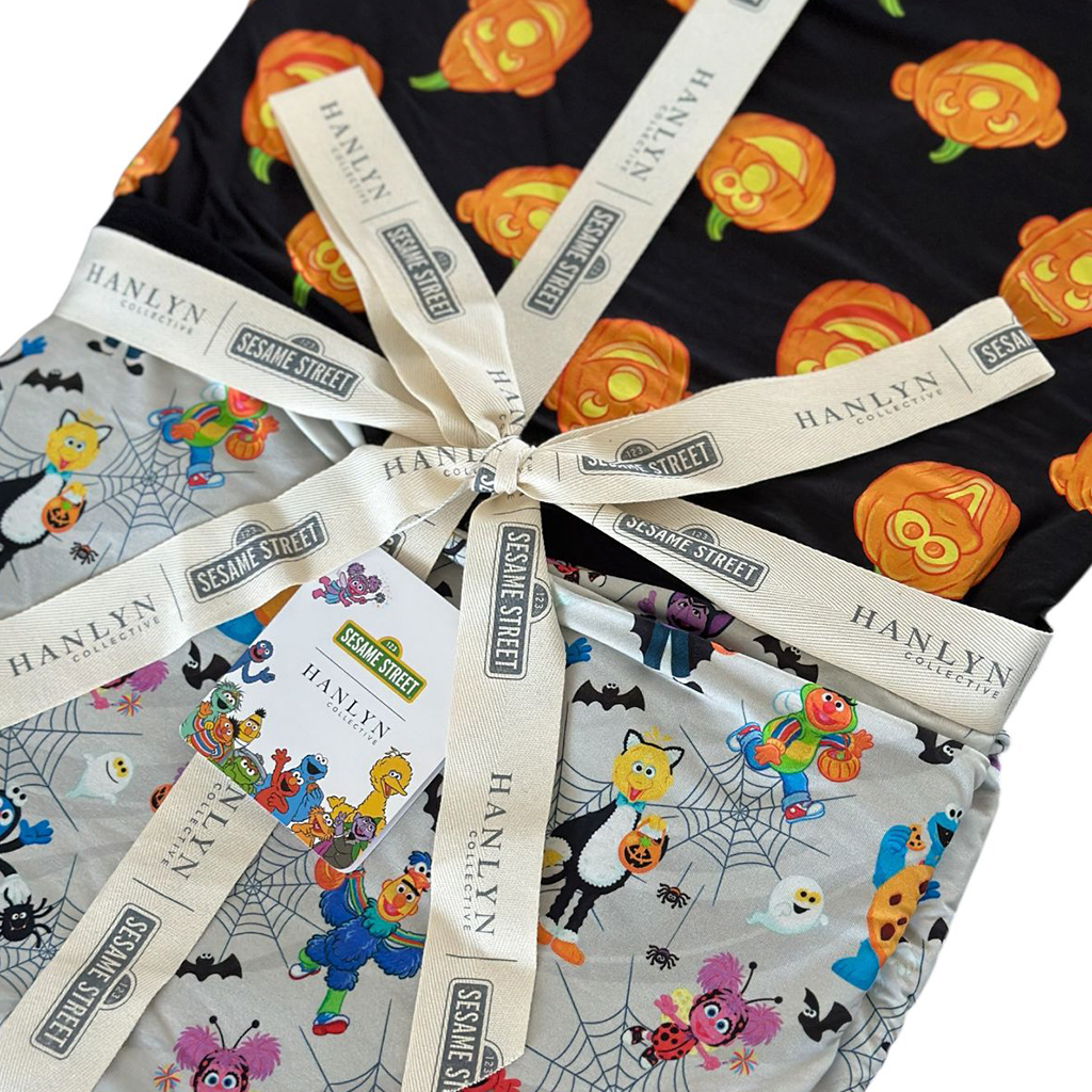 Too Cute To Spook | The Pick Of The Patch Bamboo Adult Blanket (50x65) | Sesame Street